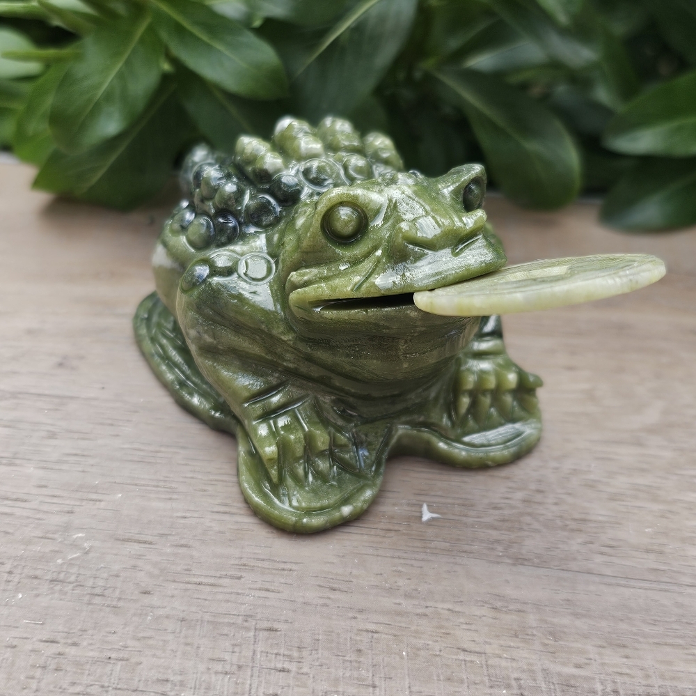 Money Frog Crystal Figurine